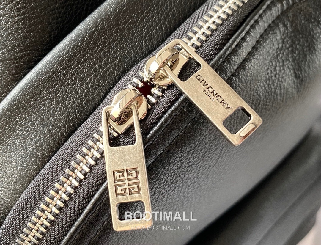 Givenchy Calfskin Leather Backpack with Dual Strap and Logo Detail 지방시 카프스킨 레더 백팩 듀얼 스트랩 로고 디테일 992991 28cm 8