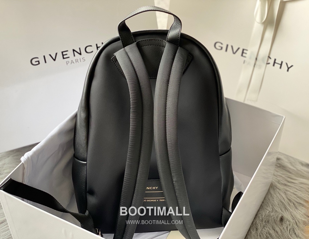 Givenchy Calfskin Leather Backpack with Dual Strap and Logo Detail 지방시 카프스킨 레더 백팩 듀얼 스트랩 로고 디테일 992991 28cm 2