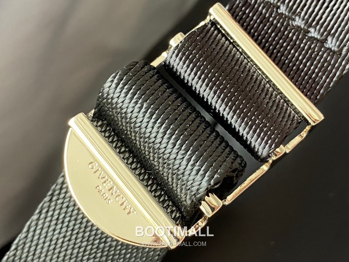 Givenchy Calfskin Leather Backpack with Dual Strap and Logo Detail 지방시 카프스킨 레더 백팩 듀얼 스트랩 로고 디테일 992991 28cm 8