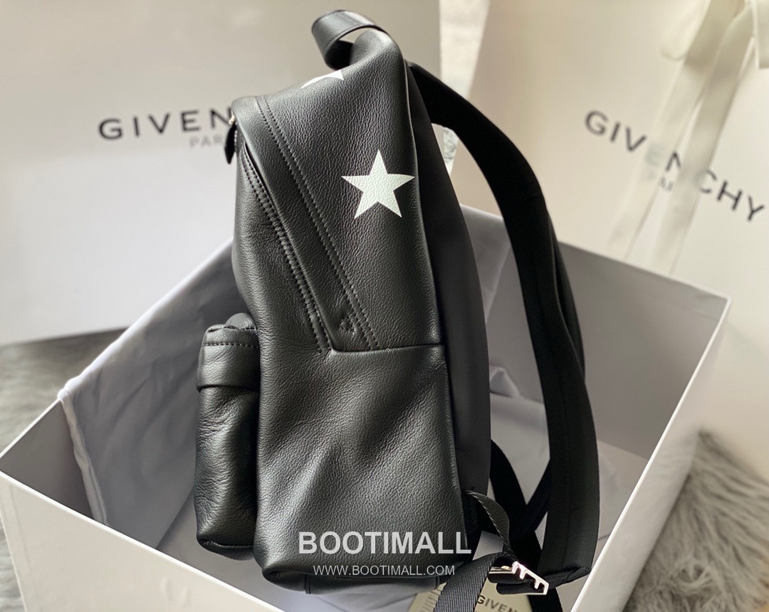 Givenchy Calfskin Leather Backpack with Dual Strap and Logo Detail 지방시 카프스킨 레더 백팩 듀얼 스트랩 로고 디테일 992991 28cm 3