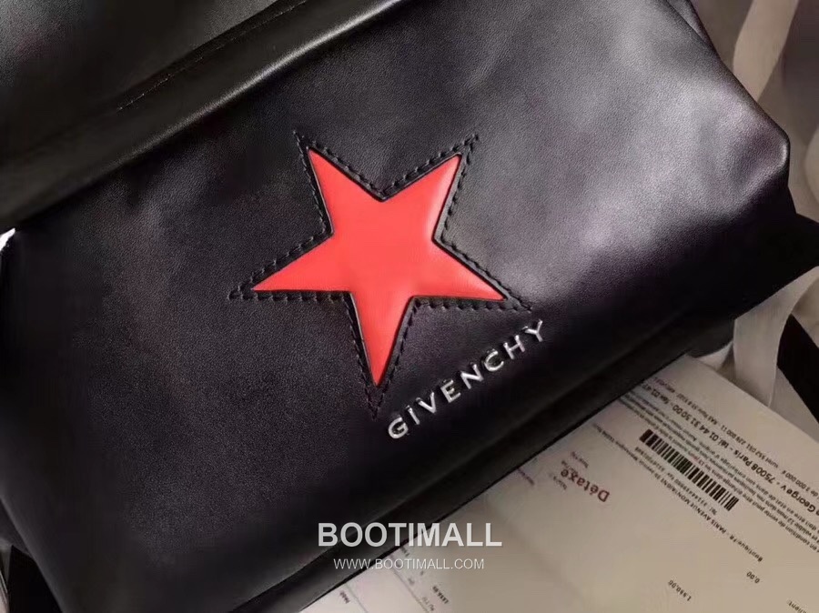 Givenchy Calfskin Travel Backpack with Dual Strap and Logo Detail 지방시 카프스킨 트래블 백팩 듀얼 스트랩 로고 디테일 34cm 8