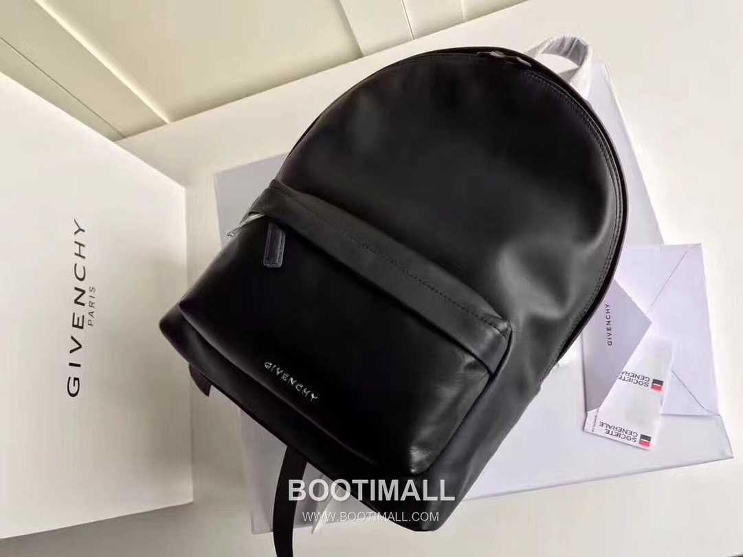 Givenchy Calfskin Travel Backpack with Logo Strap Detail 지방시 카프스킨 트래블 백팩 로고 스트랩 디테일 34cm 1