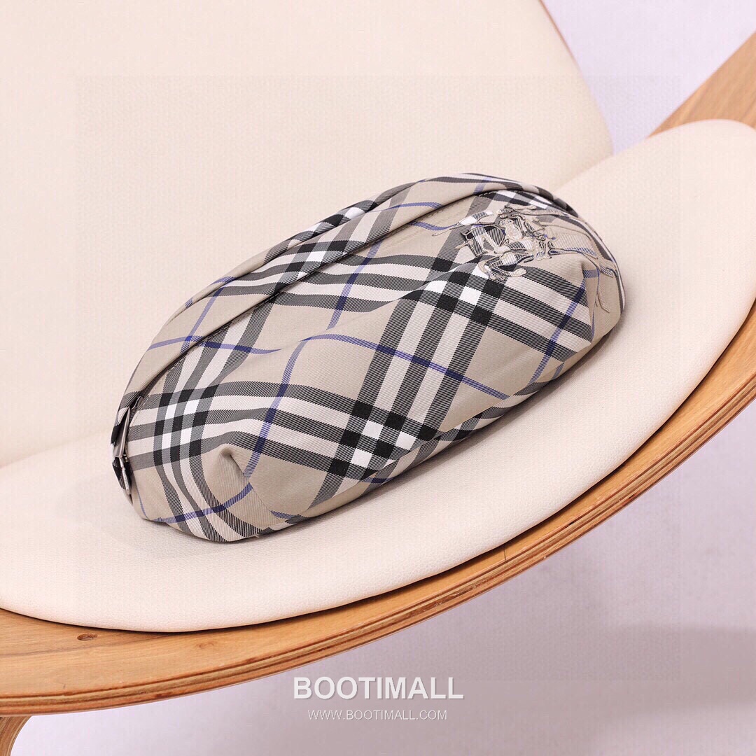Burberry Check Canvas Crossbody Waist Bag with Knight Logo Detail 버버리 체크 캔버스 크로스바디 힙색 나이트 로고 780148 33cm 9