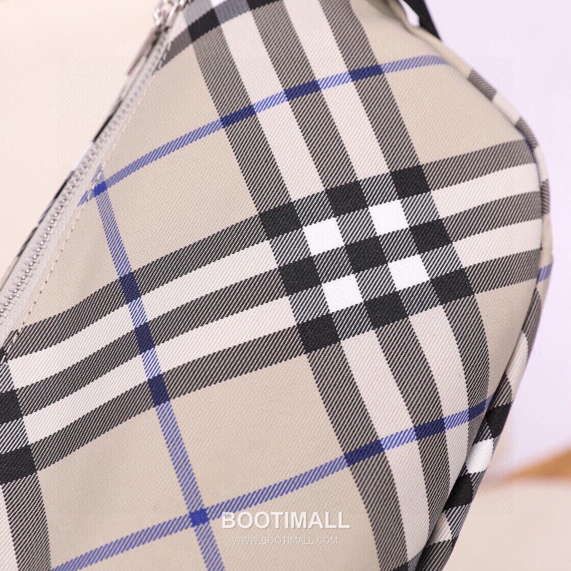 Burberry Check Canvas Crossbody Waist Bag with Knight Logo Detail 버버리 체크 캔버스 크로스바디 힙색 나이트 로고 780148 33cm 11
