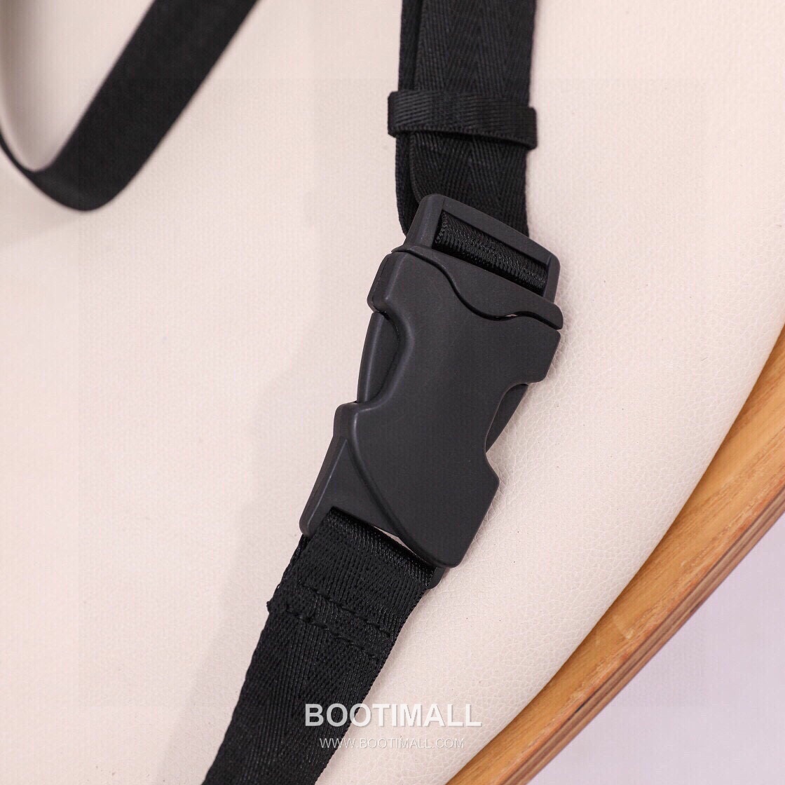 Burberry Check Canvas Crossbody Waist Bag with Knight Logo Detail 버버리 체크 캔버스 크로스바디 힙색 나이트 로고 780148 33cm 13