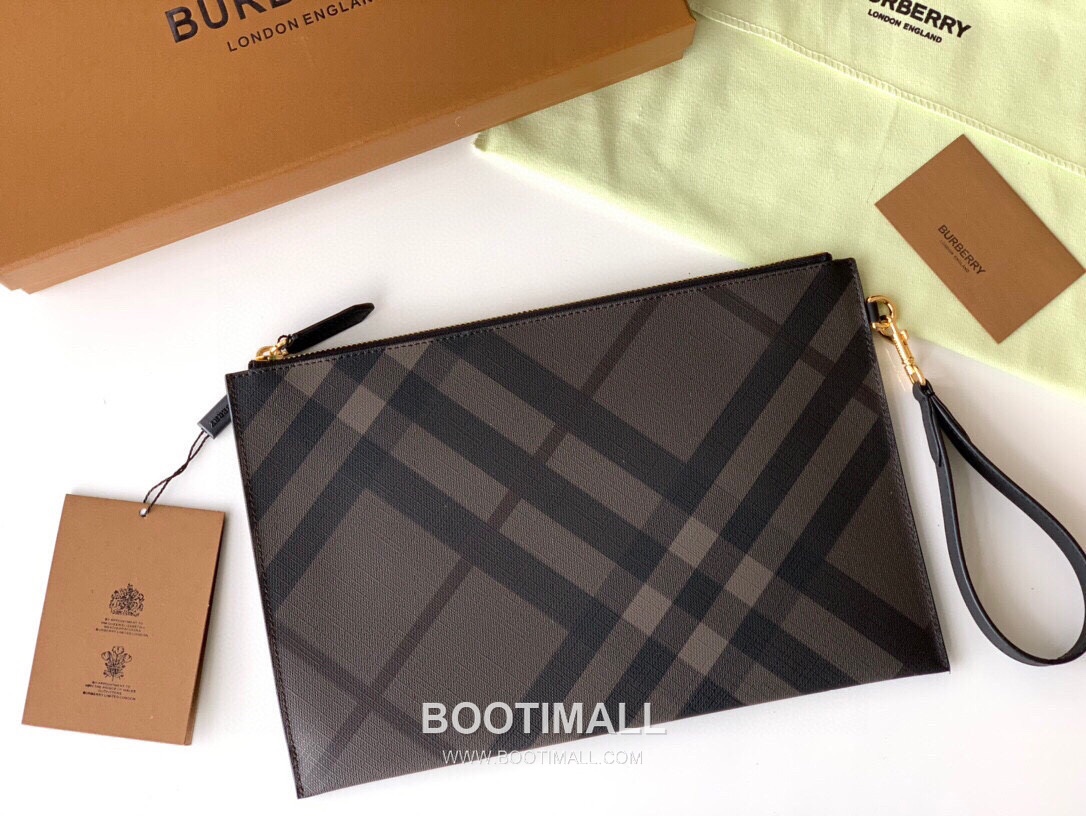 Burberry Grained Calfskin Clutch Pouch Bag with Zip Detail 버버리 그레인 송아지 가죽 클러치 파우치백 지퍼 디테일 036132 30cm 3