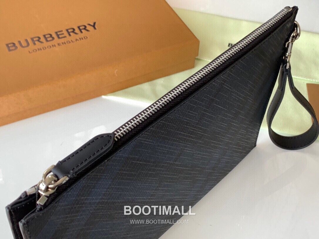 Burberry Grained Calfskin Clutch Pouch Bag with Zip Detail 버버리 그레인 송아지 가죽 클러치 파우치백 지퍼 디테일 036132 30cm 7