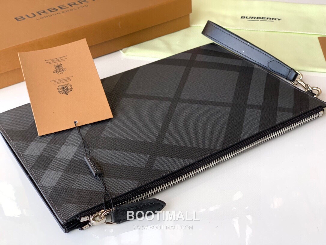 Burberry Grained Calfskin Clutch Pouch Bag with Zip Detail 버버리 그레인 송아지 가죽 클러치 파우치백 지퍼 디테일 036132 30cm 7