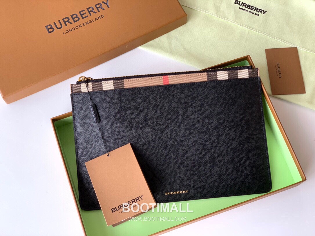 Burberry House Check Canvas Grained Leather Clutch Pouch Bag with Zip Detail 버버리 하우스 체크 캔버스 그레인 가죽 클러치 파우치백 지퍼 디테일 006132 30cm 2