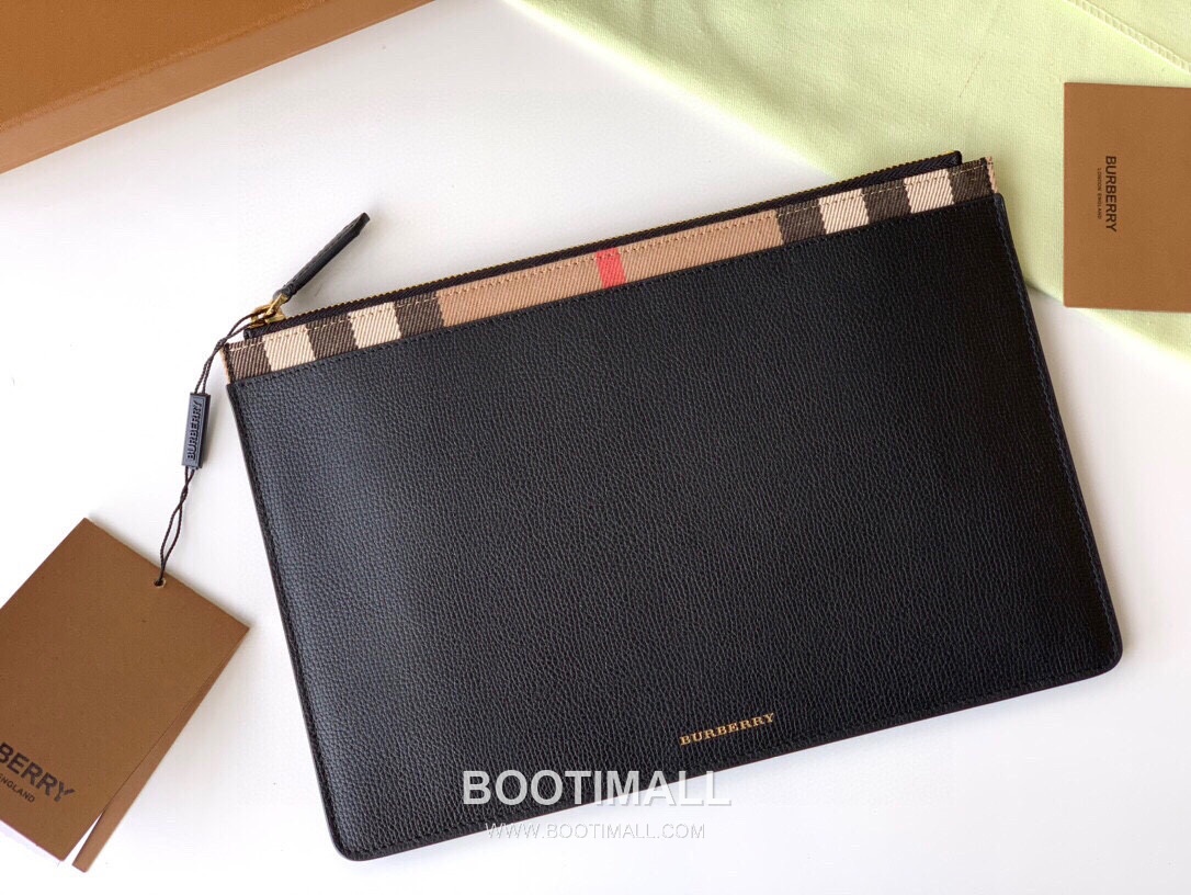 Burberry House Check Canvas Grained Leather Clutch Pouch Bag with Zip Detail 버버리 하우스 체크 캔버스 그레인 가죽 클러치 파우치백 지퍼 디테일 006132 30cm 3