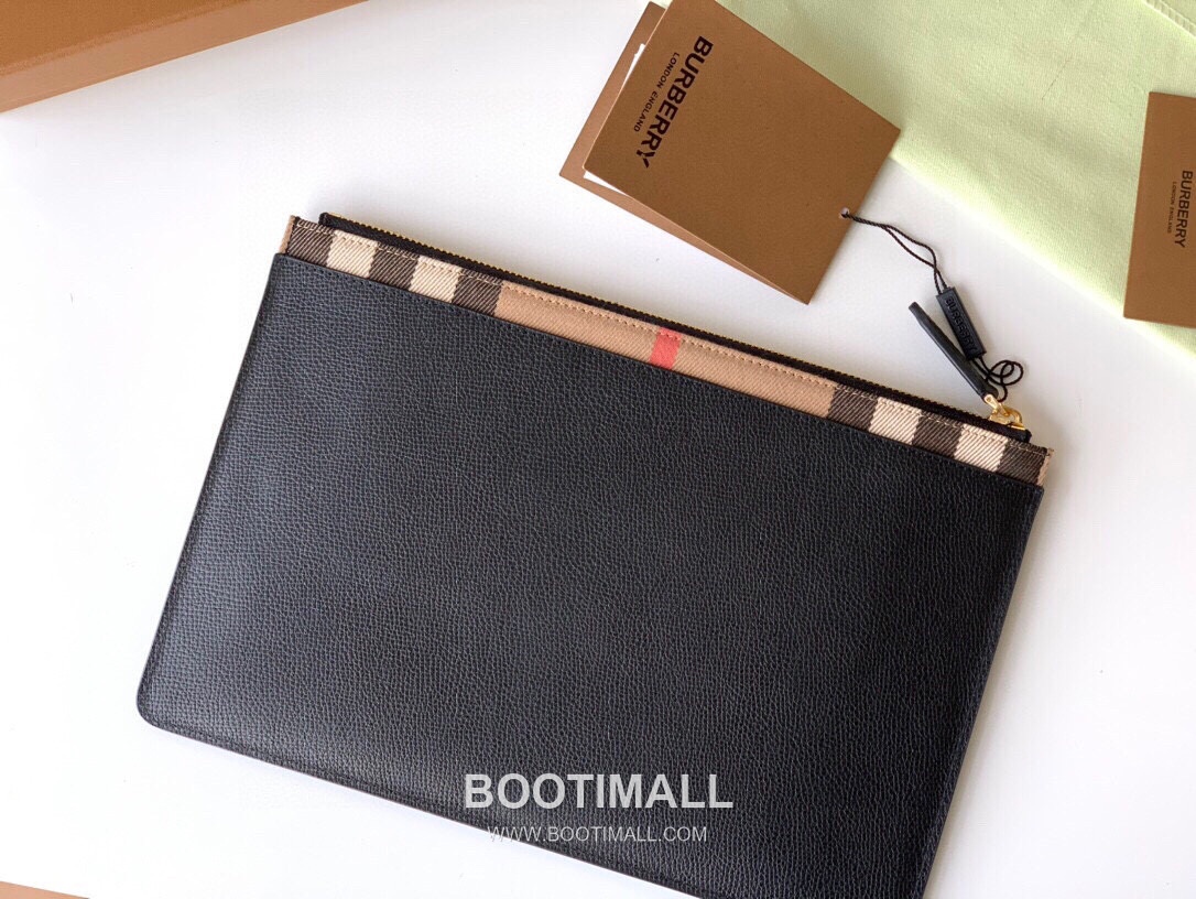 Burberry House Check Canvas Grained Leather Clutch Pouch Bag with Zip Detail 버버리 하우스 체크 캔버스 그레인 가죽 클러치 파우치백 지퍼 디테일 006132 30cm 4