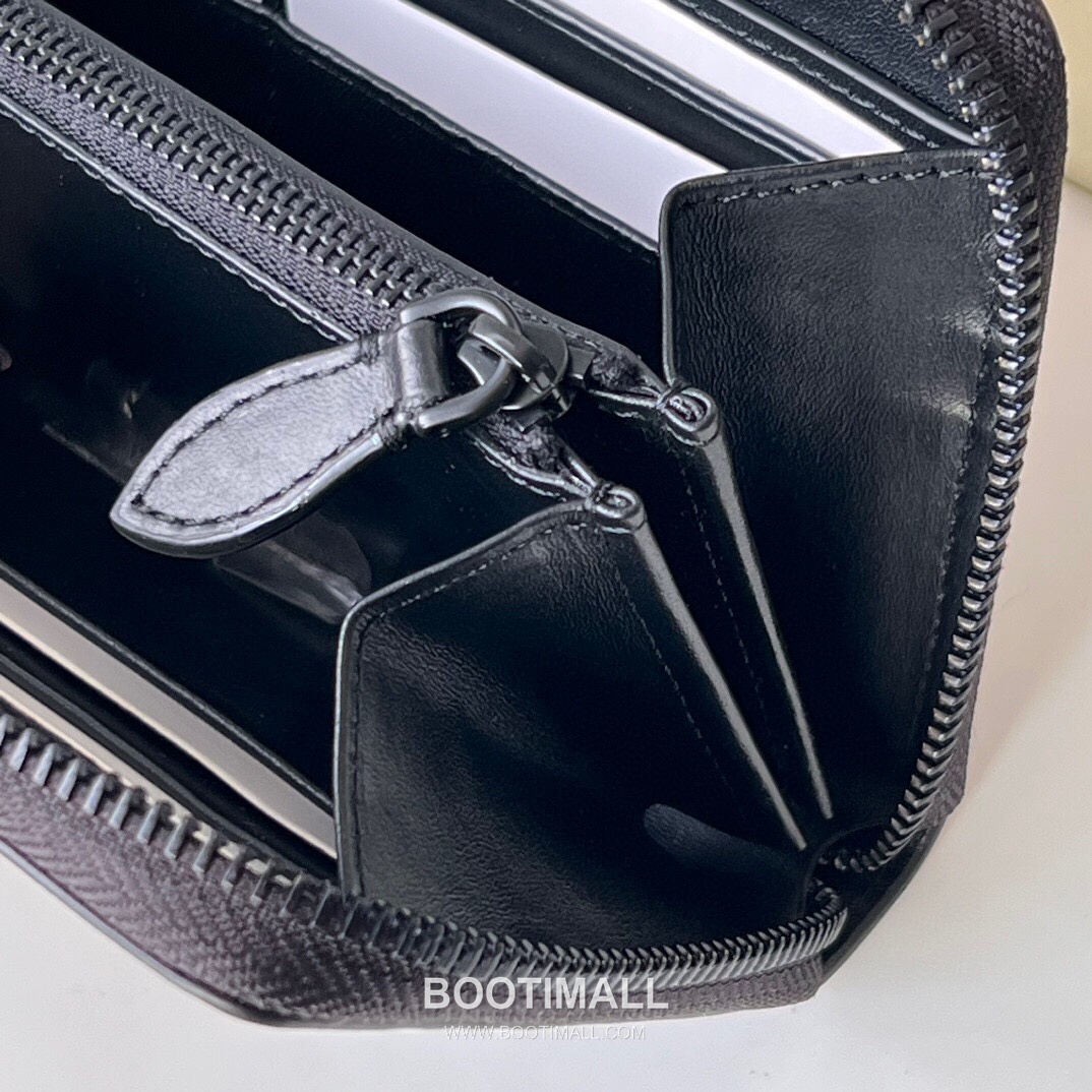 Burberry London Check Grained Calfskin Zip Wallet with B Logo Detail 버버리 런던 체크 그레인 송아지 가죽 지퍼 월렛 B 로고 820133 19cm 7