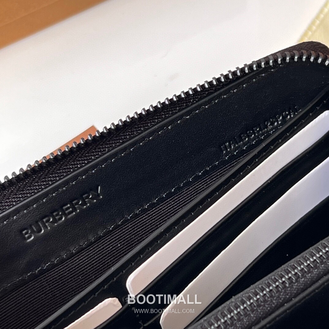 Burberry London Check Grained Calfskin Zip Wallet with B Logo Detail 버버리 런던 체크 그레인 송아지 가죽 지퍼 월렛 B 로고 820133 19cm 8