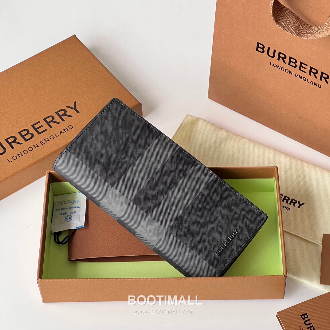 Burberry London Check Grained Calfskin Bi-Fold Wallet with B Logo Detail 버버리 런던 체크 그레인 송아지 가죽 반지갑 B 로고 785132 19cm 1