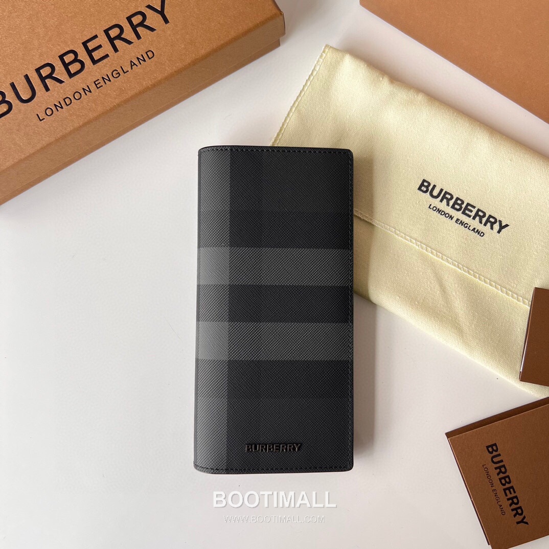 Burberry London Check Grained Calfskin Bi-Fold Wallet with B Logo Detail 버버리 런던 체크 그레인 송아지 가죽 반지갑 B 로고 785132 19cm 2