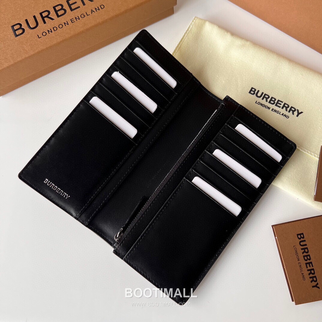 Burberry London Check Grained Calfskin Bi-Fold Wallet with B Logo Detail 버버리 런던 체크 그레인 송아지 가죽 반지갑 B 로고 785132 19cm 6