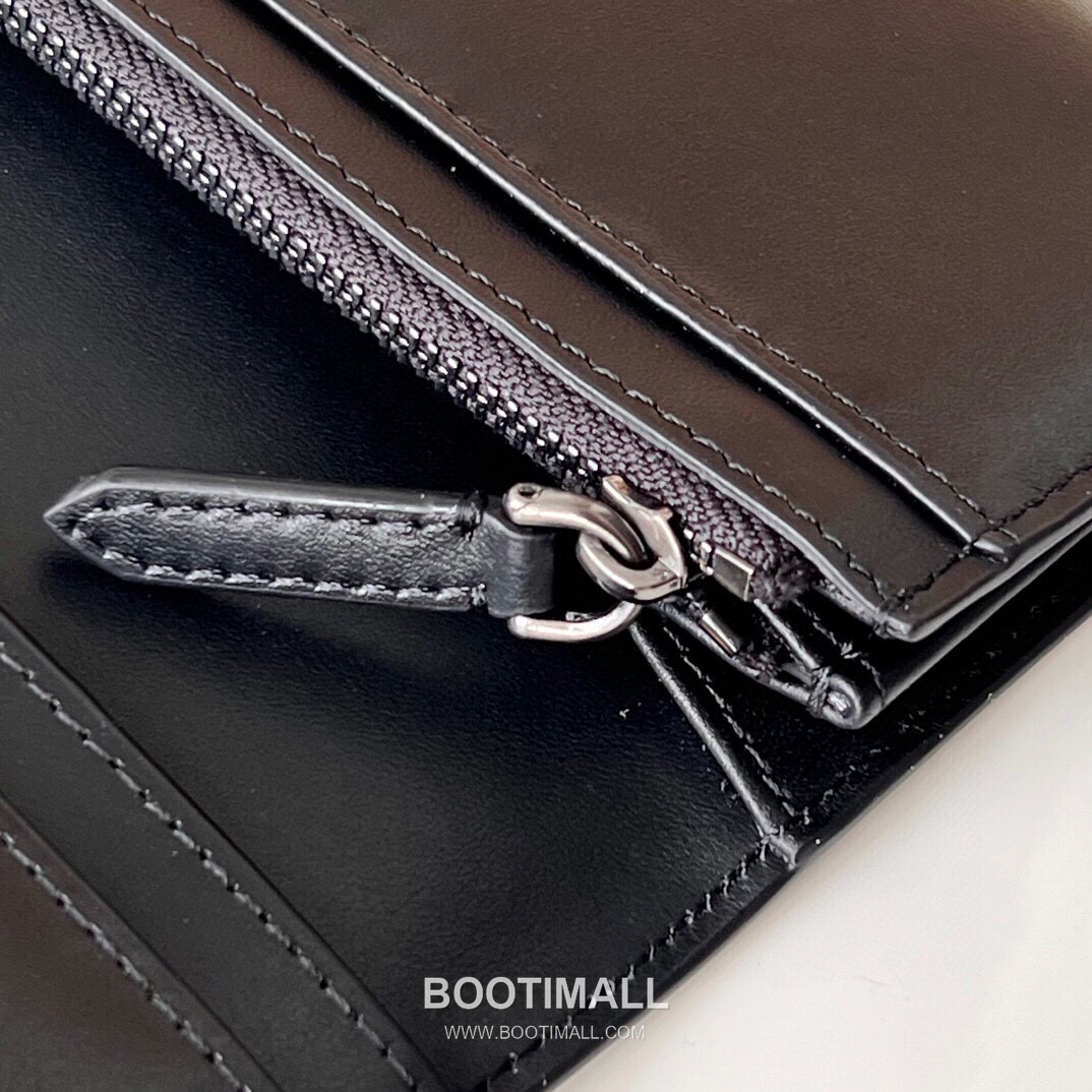 Burberry London Check Grained Calfskin Bi-Fold Wallet with B Logo Detail 버버리 런던 체크 그레인 송아지 가죽 반지갑 B 로고 785132 19cm 8