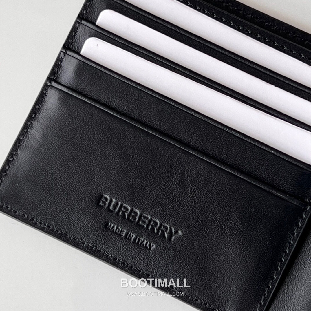 Burberry London Check Grained Calfskin Compact Bi-Fold Wallet with B Logo Detail 버버리 런던 체크 그레인 송아지 가죽 컴팩트 반지갑 B 로고 823128 11cm 8