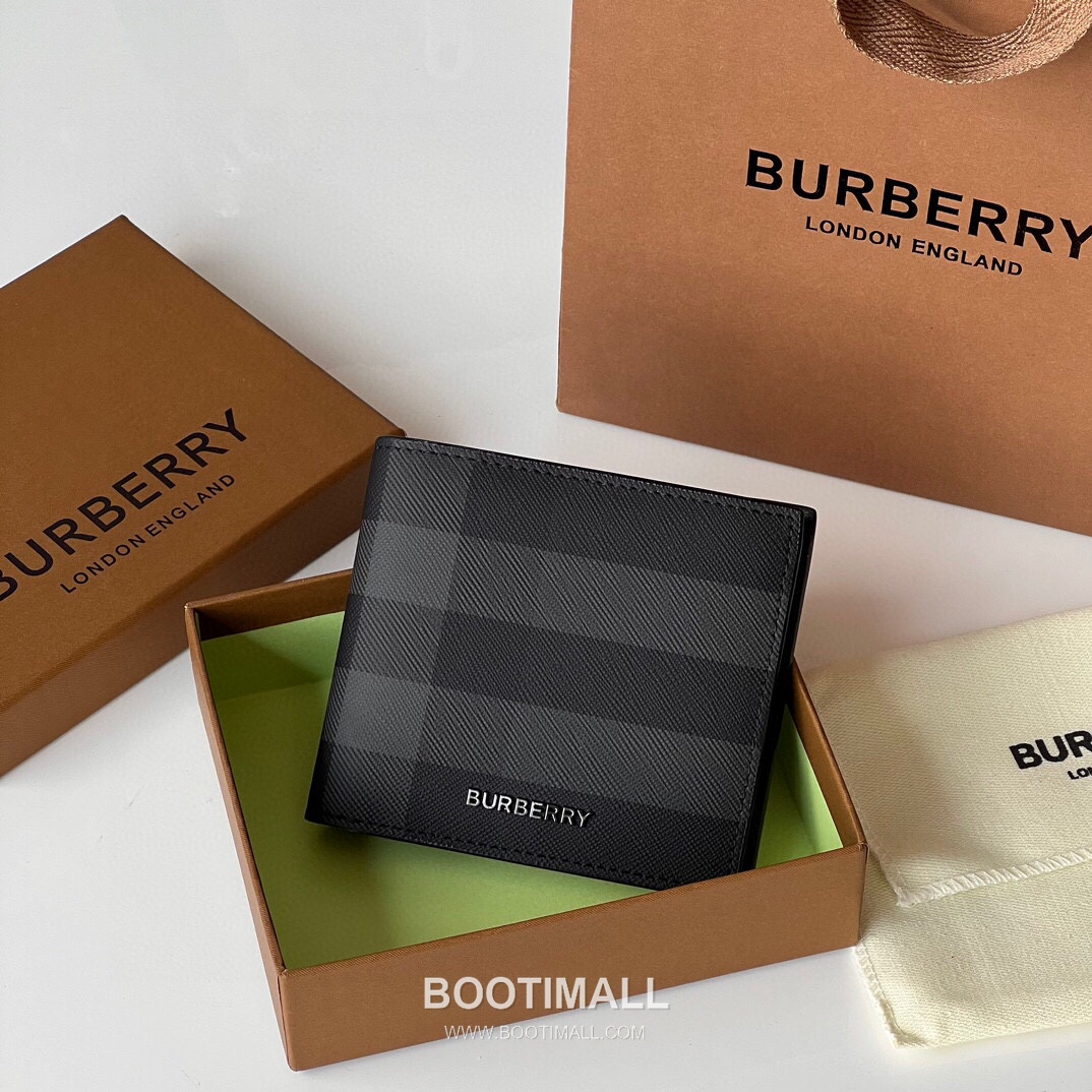 Burberry London Check Grained Calfskin Compact Bi-Fold Wallet with B Logo Detail 버버리 런던 체크 그레인 송아지 가죽 컴팩트 반지갑 B 로고 823128 11cm 2