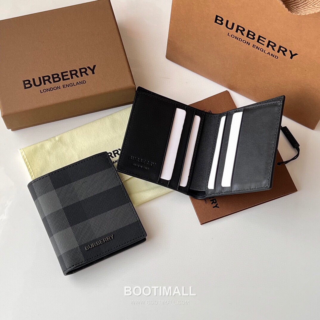 Burberry London Check Grained Calfskin Compact Bi-Fold Wallet with B Logo Detail 버버리 런던 체크 그레인 송아지 가죽 컴팩트 반지갑 B 로고 108129 9cm 1