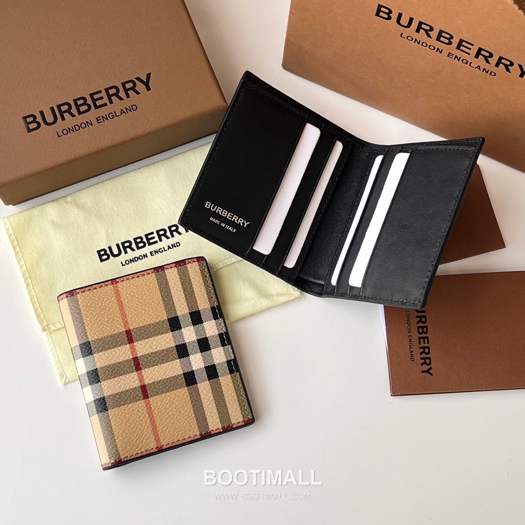 Burberry London Check Grained Calfskin Compact Bi-Fold Wallet with B Logo Detail 버버리 런던 체크 그레인 송아지 가죽 컴팩트 반지갑 B 로고 108129 9cm 1