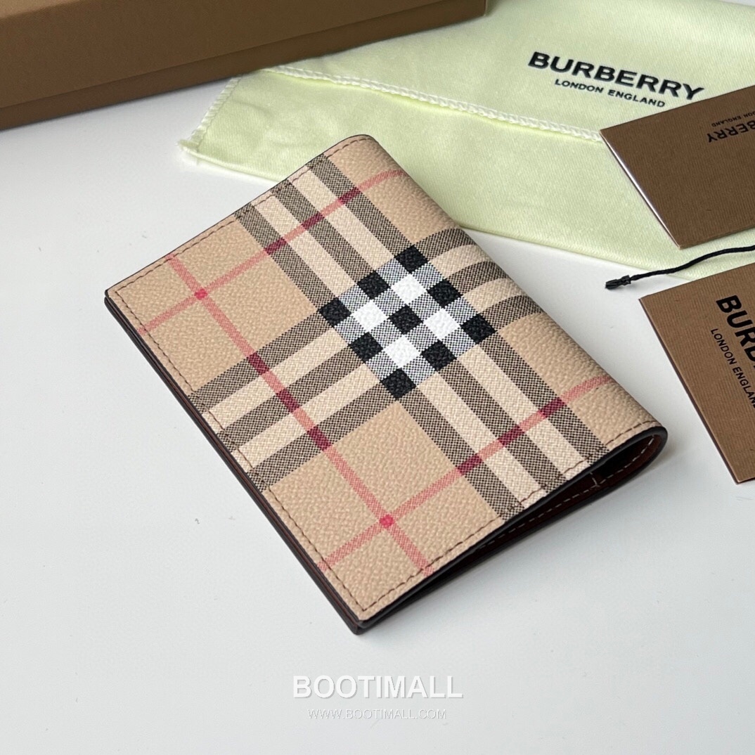 Burberry Check Canvas Calfskin Passport Holder Wallet with Folding Detail 버버리 체크 캔버스 송아지 가죽 여권지갑 폴딩 구조 173129 14cm 3
