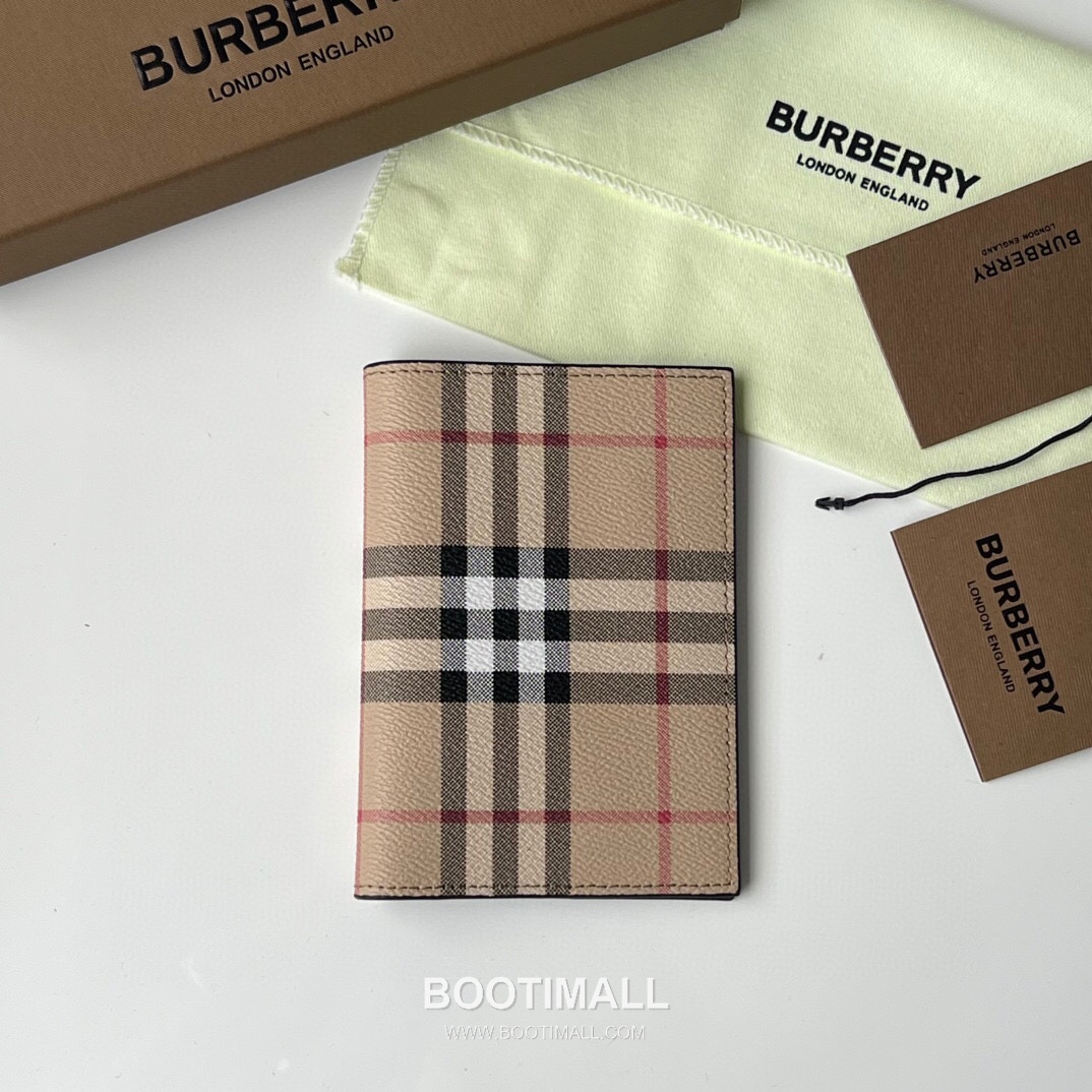Burberry Check Canvas Calfskin Passport Holder Wallet with Folding Detail 버버리 체크 캔버스 송아지 가죽 여권지갑 폴딩 구조 173129 14cm 2