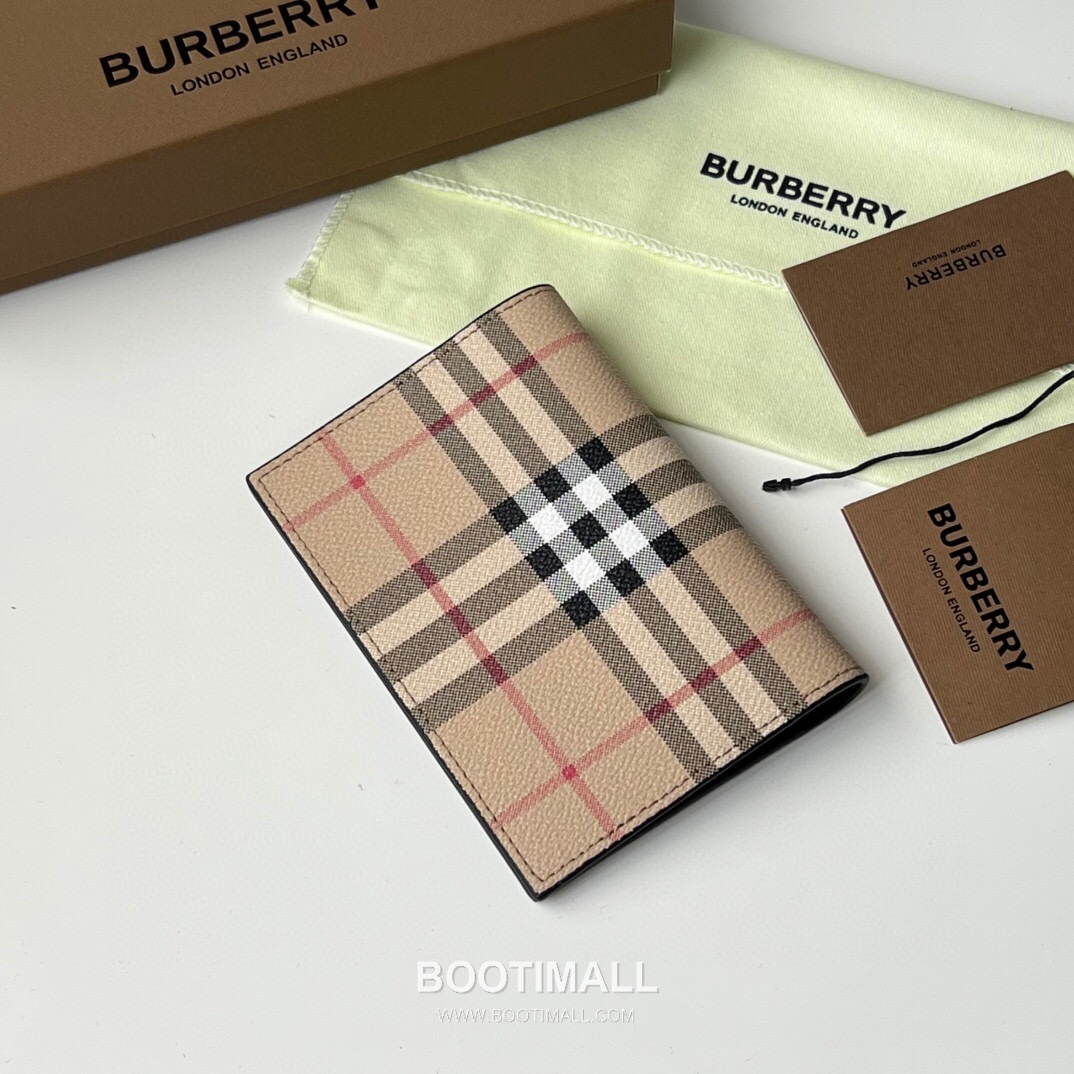 Burberry Check Canvas Calfskin Passport Holder Wallet with Folding Detail 버버리 체크 캔버스 송아지 가죽 여권지갑 폴딩 구조 173129 14cm 3