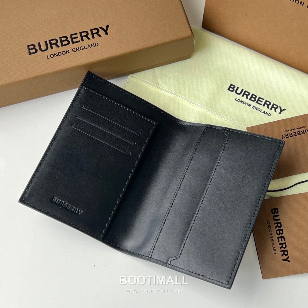 Burberry Check Canvas Calfskin Passport Holder Wallet with Folding Detail 버버리 체크 캔버스 송아지 가죽 여권지갑 폴딩 구조 173129 14cm 5