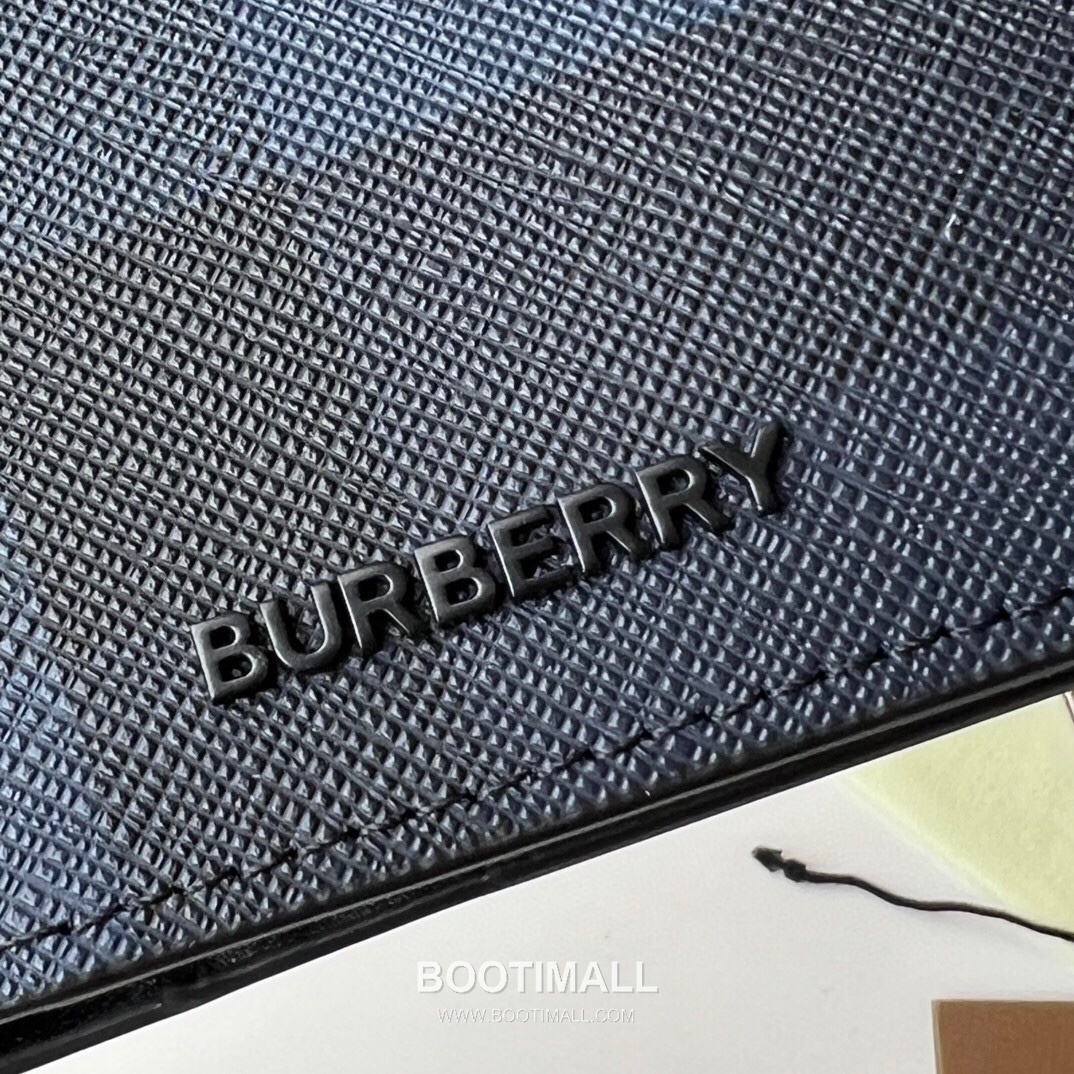 Burberry Check Canvas Calfskin Passport Holder Wallet with Folding Detail 버버리 체크 캔버스 송아지 가죽 여권지갑 폴딩 구조 173129 14cm 3