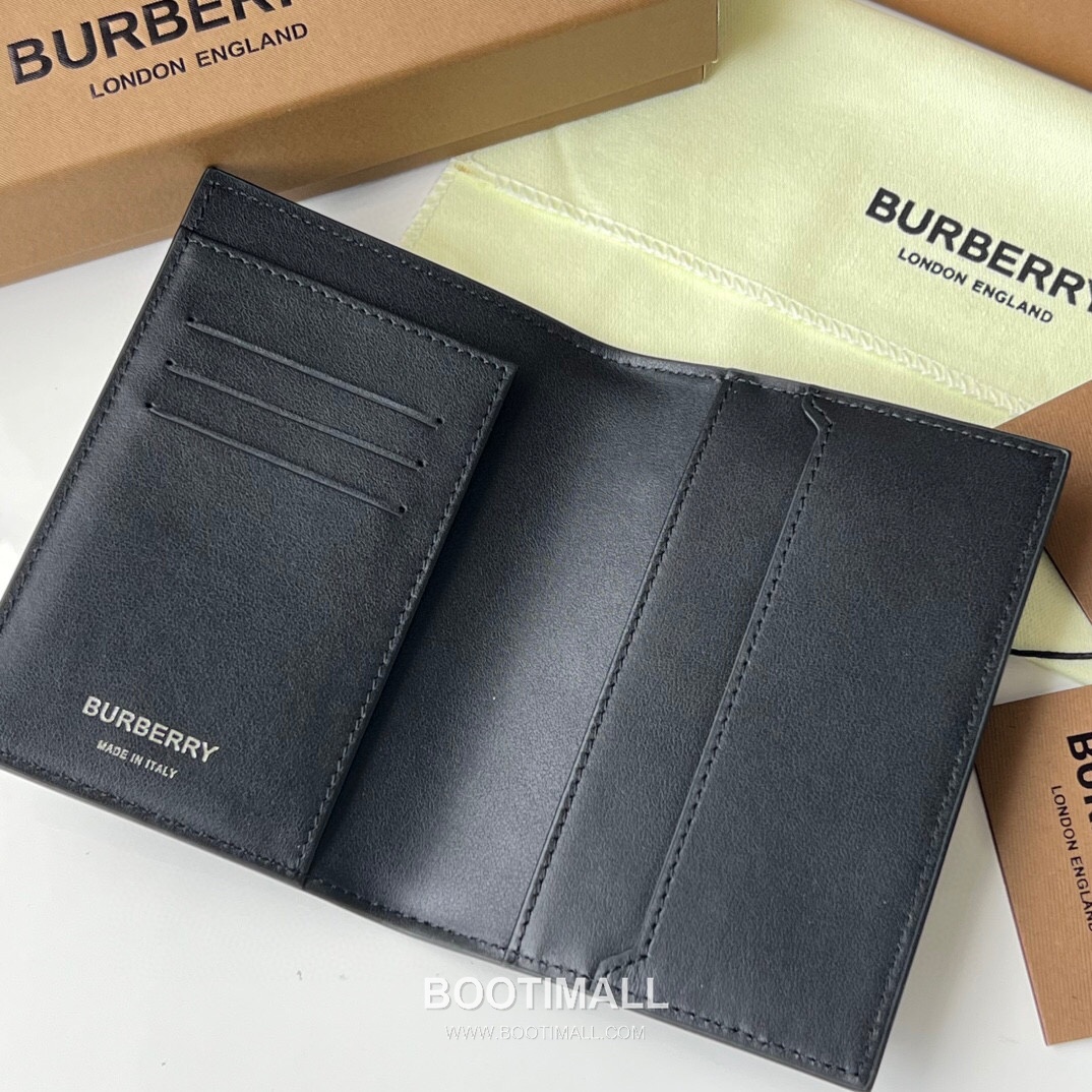 Burberry Check Canvas Calfskin Passport Holder Wallet with Folding Detail 버버리 체크 캔버스 송아지 가죽 여권지갑 폴딩 구조 173129 14cm 5
