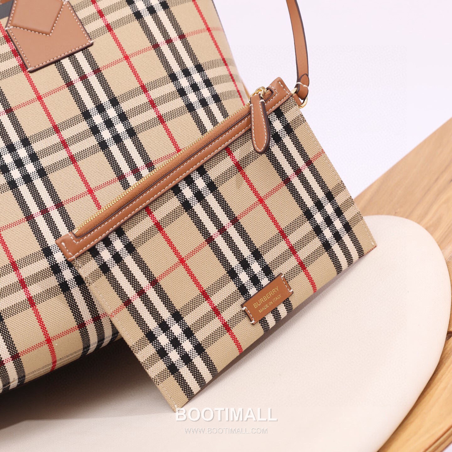 Burberry Reversible Canvas Tote Shopping Bag with Double Side Design 버버리 리버서블 캔버스 토트 쇼핑백 더블 사이드 121165 51.3cm 7