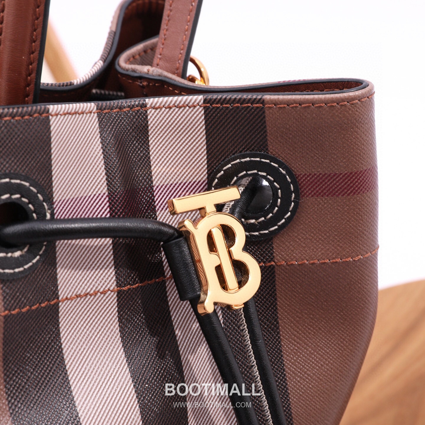 Burberry Birch Brown Check Canvas Bucket Bag with Leather Trim Detail 버버리 버치 브라운 체크 캔버스 버킷백 가죽 트림 070160 26cm 6