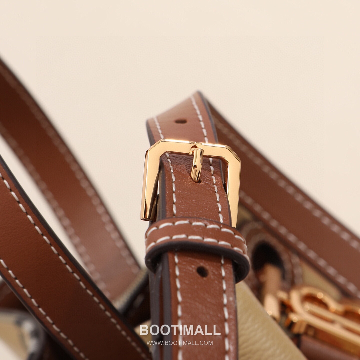 Burberry Birch Brown Check Canvas Mini Bucket Bag with Leather Trim Detail 버버리 버치 브라운 체크 캔버스 미니 버킷백 가죽 트림 213155 16.5cm 6