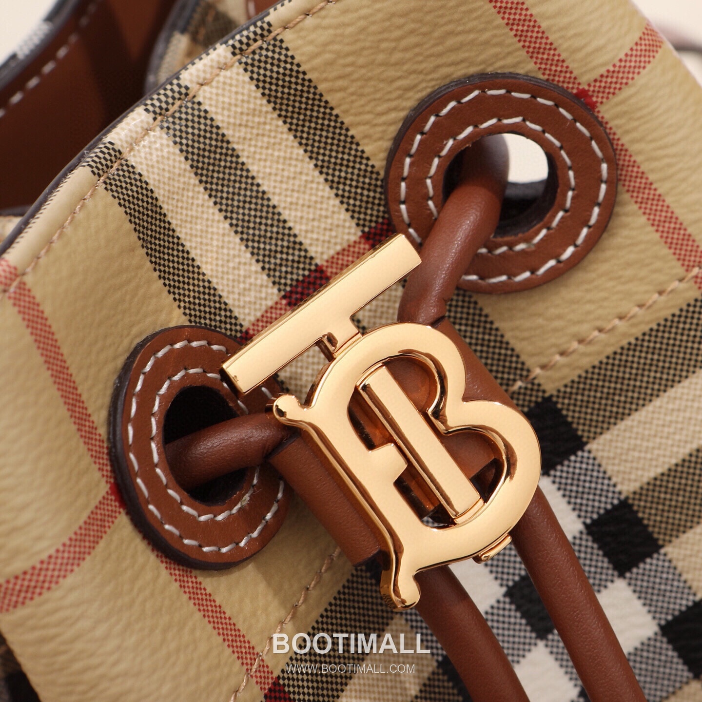 Burberry Birch Brown Check Canvas Mini Bucket Bag with Leather Trim Detail 버버리 버치 브라운 체크 캔버스 미니 버킷백 가죽 트림 213155 16.5cm 14