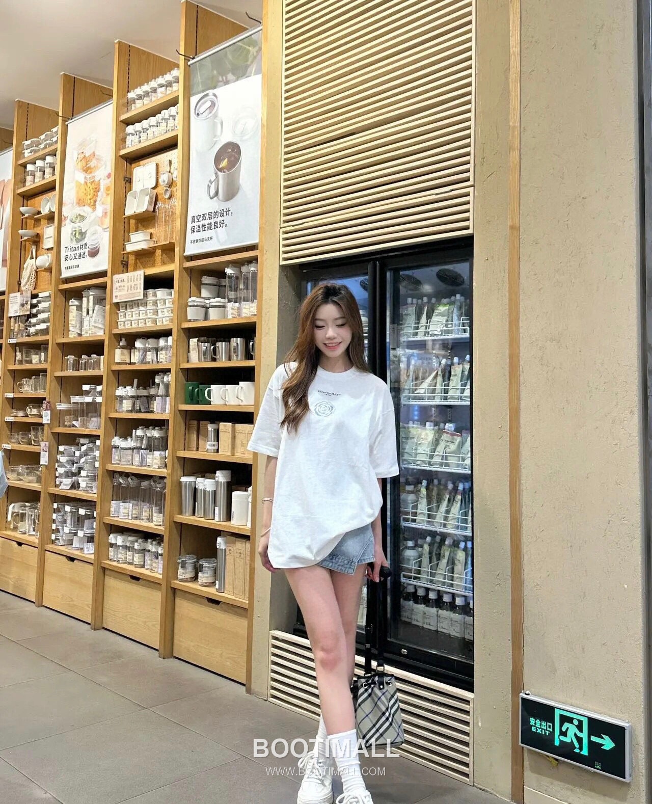 Burberry Lightweight Canvas Crossbody Bucket Bag with Adjustable Strap Detail 버버리 경량 캔버스 크로스바디 버킷백 조절 스트랩 056155 17.5cm 6