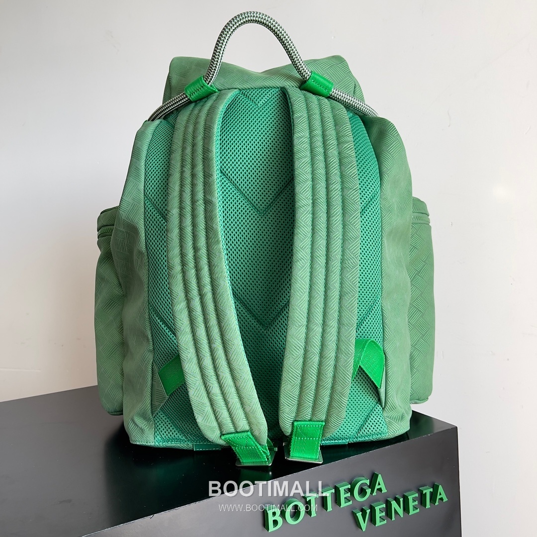 Prada Alto Jacquard Nylon Backpack with Lightweight Outdoor Design 프라다 알토 자카드 나일론 백팩 경량 아웃도어 42cm 2