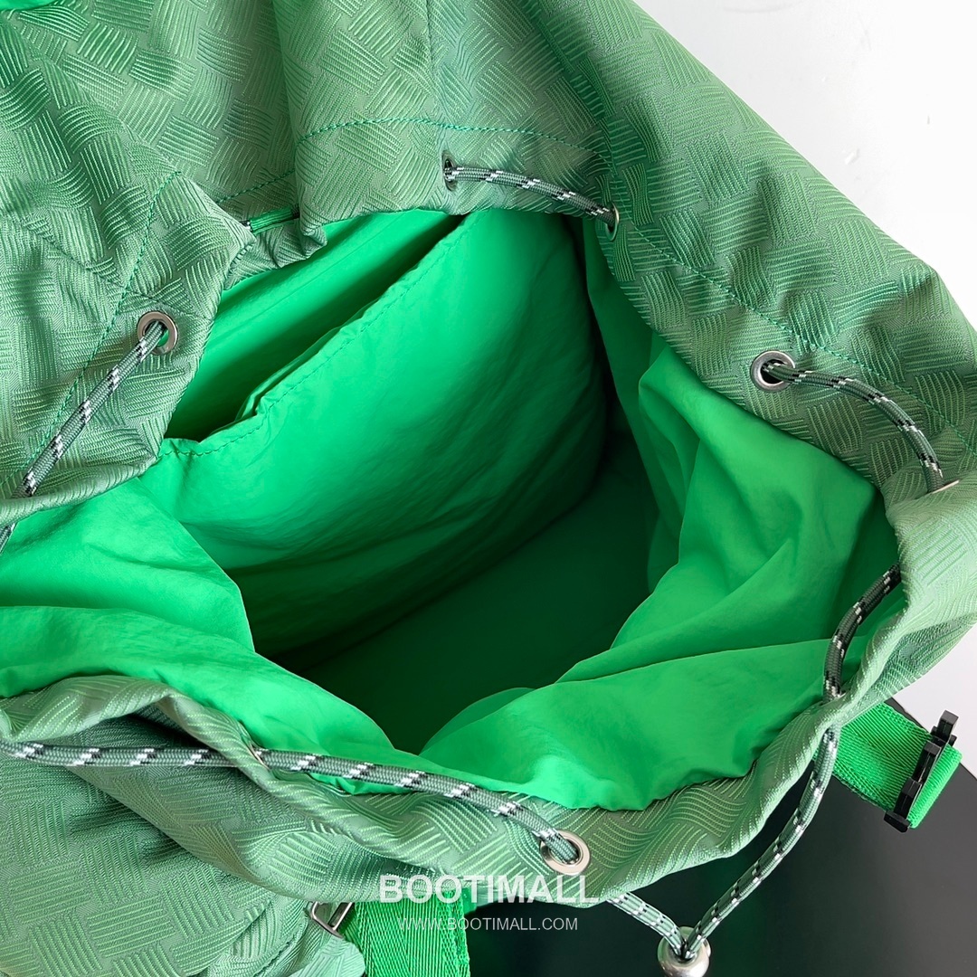 Prada Alto Jacquard Nylon Backpack with Lightweight Outdoor Design 프라다 알토 자카드 나일론 백팩 경량 아웃도어 42cm 7