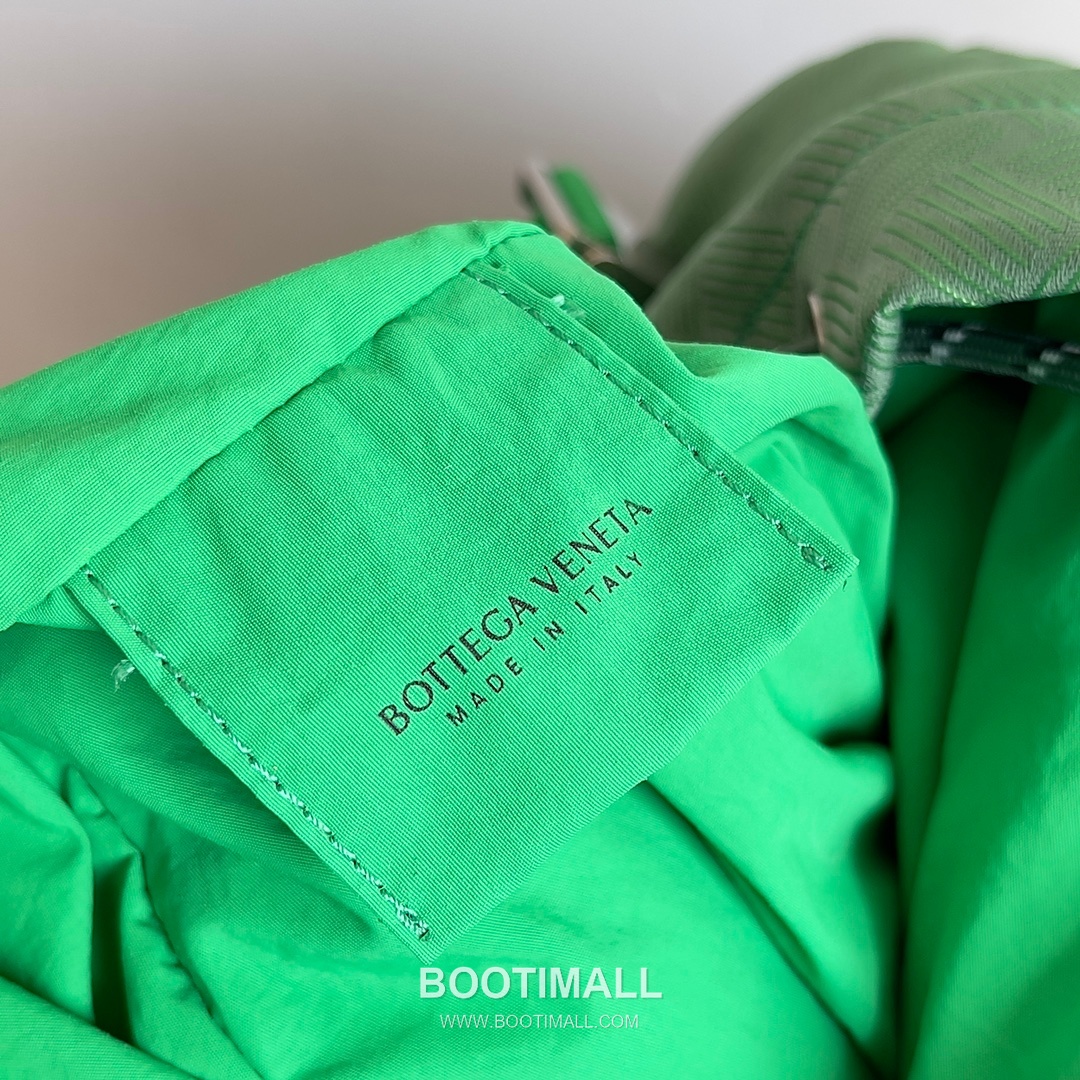 Prada Alto Jacquard Nylon Backpack with Lightweight Outdoor Design 프라다 알토 자카드 나일론 백팩 경량 아웃도어 42cm 8