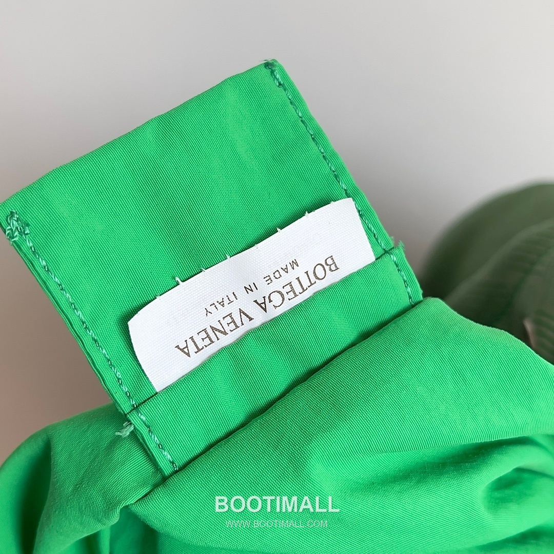 Prada Alto Jacquard Nylon Backpack with Lightweight Outdoor Design 프라다 알토 자카드 나일론 백팩 경량 아웃도어 42cm 9