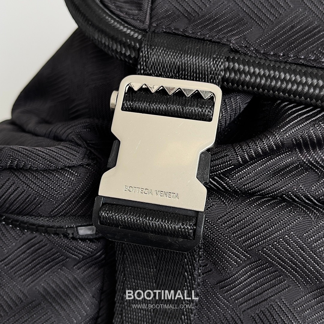 Prada Alto Jacquard Nylon Backpack with Lightweight Outdoor Design 프라다 알토 자카드 나일론 백팩 경량 아웃도어 42cm 5