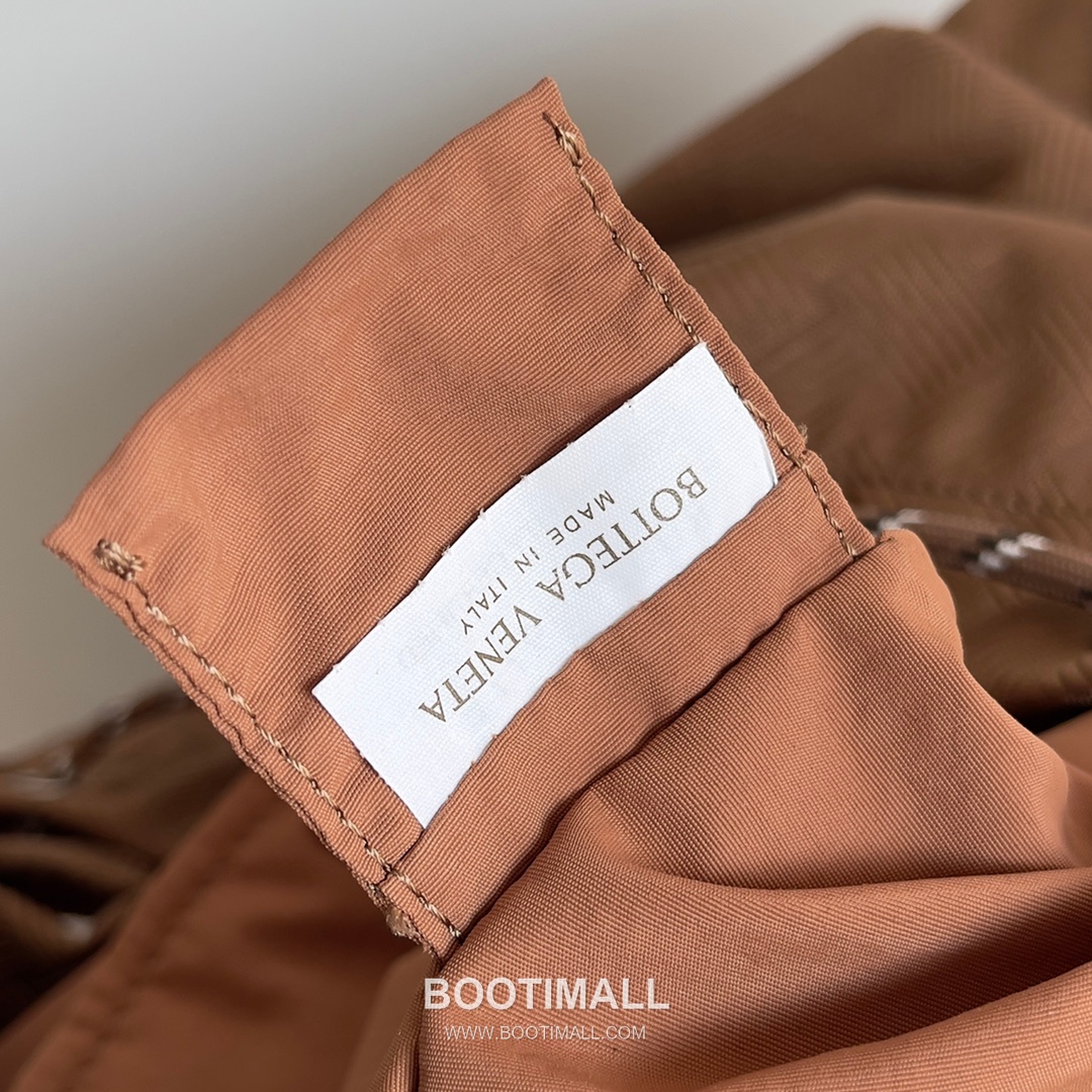 Prada Alto Jacquard Nylon Backpack with Lightweight Outdoor Design 프라다 알토 자카드 나일론 백팩 경량 아웃도어 42cm 9