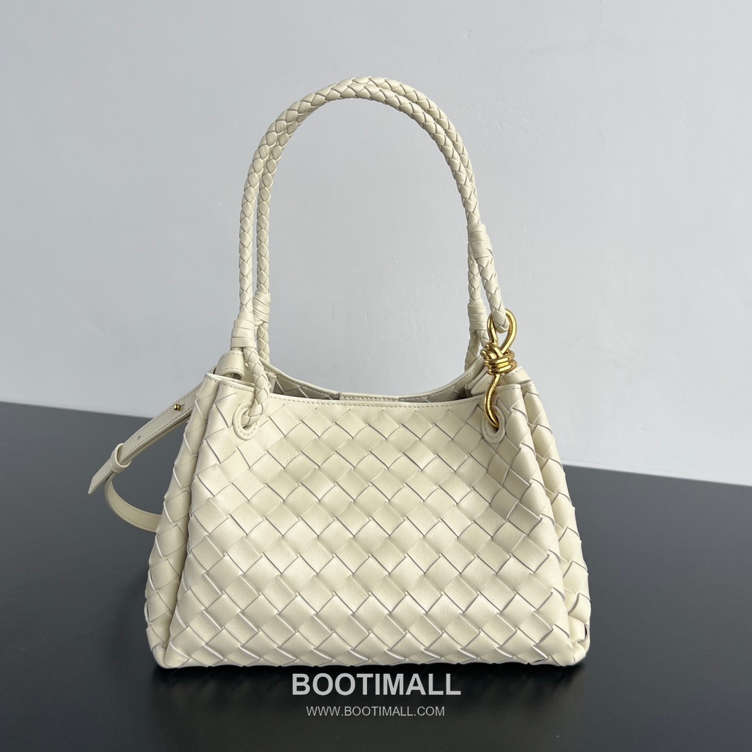 Bottega Veneta Andiamo Intrecciato Leather Parachute Shoulder Bag with Brass Knot Detail 보테가베네타 안디아모 인트레치아토 가죽 파라슈트 숄더백 황동 매듭 29.5cm 1