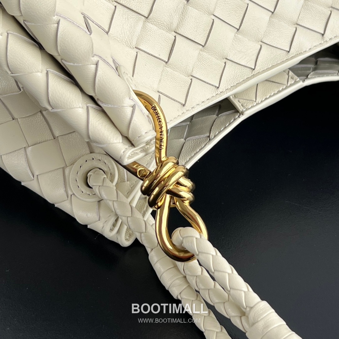 Bottega Veneta Andiamo Intrecciato Leather Parachute Shoulder Bag with Brass Knot Detail 보테가베네타 안디아모 인트레치아토 가죽 파라슈트 숄더백 황동 매듭 29.5cm 5
