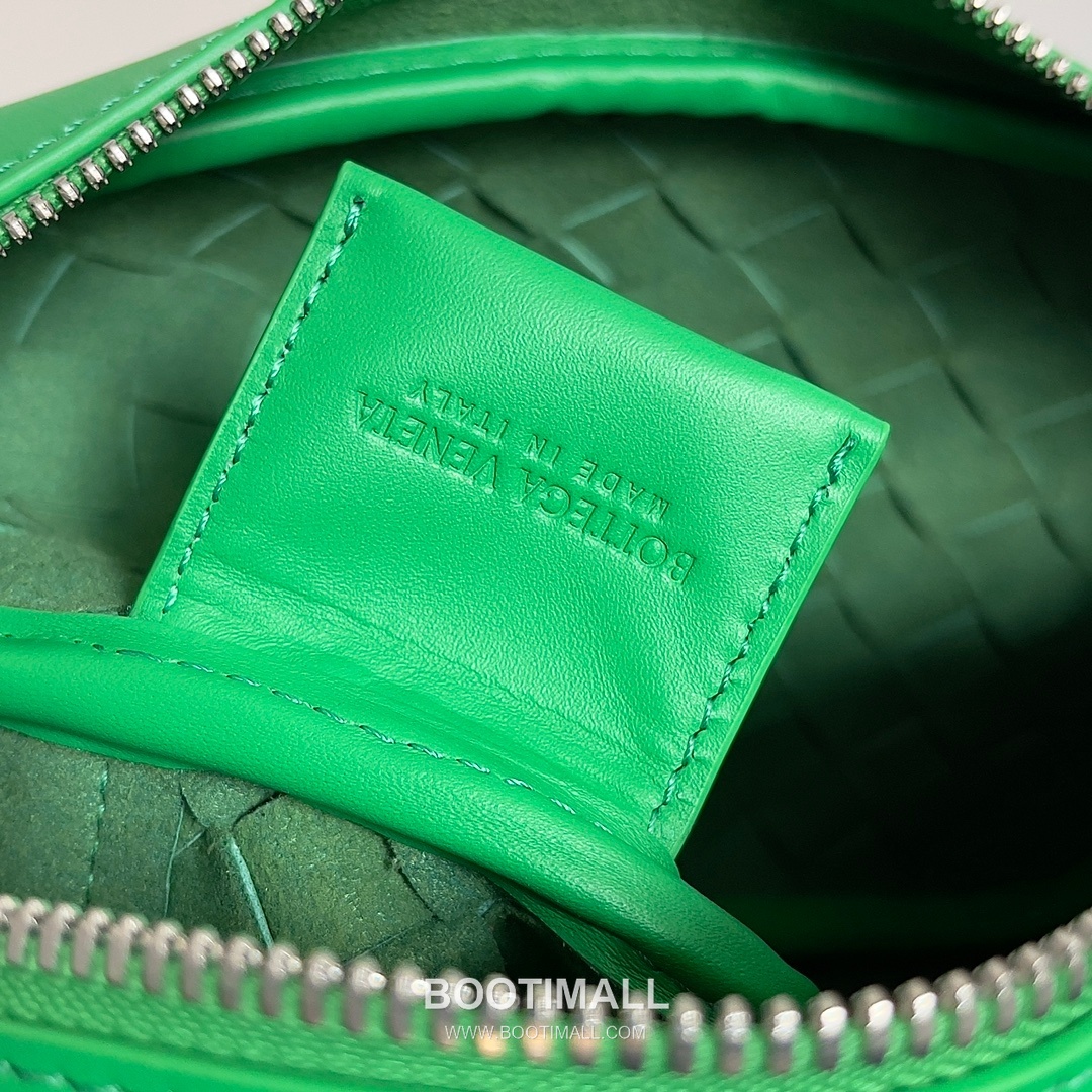 Bottega Veneta Intrecciato Leather Crossbody Bag with Zip Closure Detail 보테가베네타 인트레치아토 가죽 크로스바디백 지퍼 클로저 25cm 9