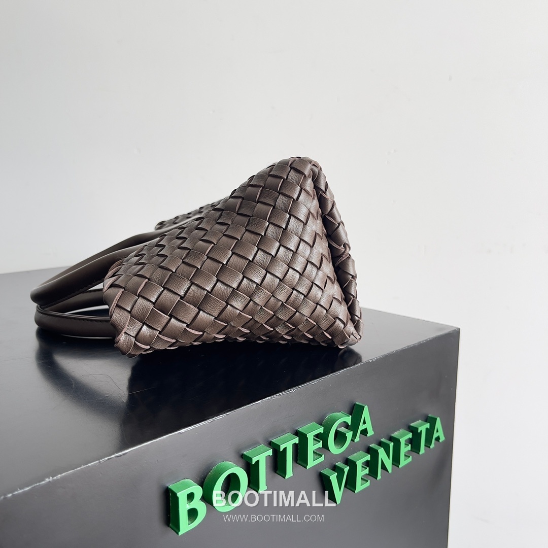 Bottega Veneta Mini Cabat Intrecciato Lambskin Tote Bag with Layered Weave Detail 보테가베네타 미니 카바 인트레치아토 램스킨 토트백 레이어드 위빙 22cm 2