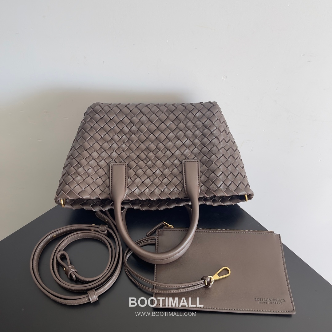 Bottega Veneta Mini Cabat Intrecciato Lambskin Tote Bag with Layered Weave Detail 보테가베네타 미니 카바 인트레치아토 램스킨 토트백 레이어드 위빙 22cm 4