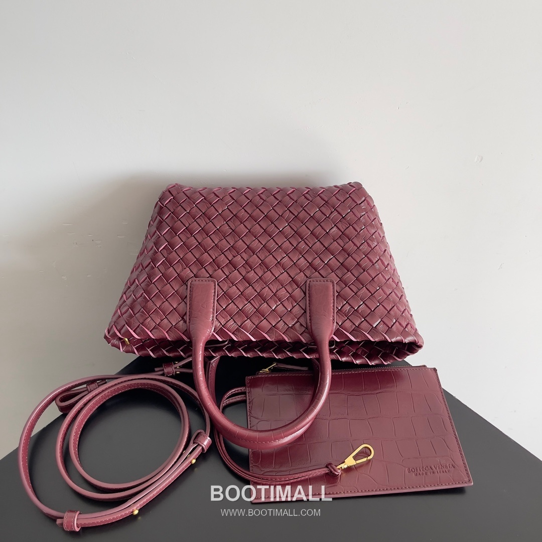 Bottega Veneta Mini Cabat Intrecciato Lambskin Tote Bag with Layered Weave Detail 보테가베네타 미니 카바 인트레치아토 램스킨 토트백 레이어드 위빙 22cm 2