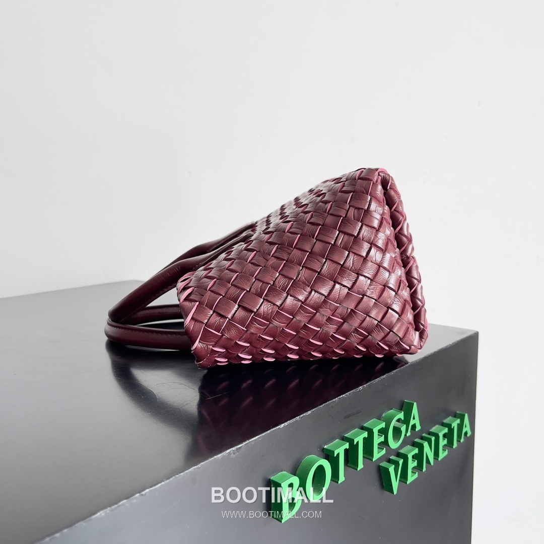 Bottega Veneta Mini Cabat Intrecciato Lambskin Tote Bag with Layered Weave Detail 보테가베네타 미니 카바 인트레치아토 램스킨 토트백 레이어드 위빙 22cm 4