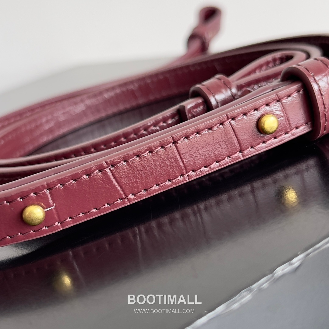 Bottega Veneta Mini Cabat Intrecciato Lambskin Tote Bag with Layered Weave Detail 보테가베네타 미니 카바 인트레치아토 램스킨 토트백 레이어드 위빙 22cm 7